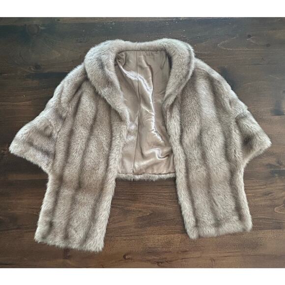 Vintage Womens Fur Regina Glenara By Glenoit Tan Brown Winter Fall Shawl USA - Picture 1 of 7